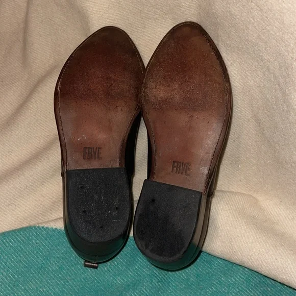 Frye Women’s size 7 cowboy Boots. Heeled. Ankle height Elastic sides. Br leather - Picture 6 of 11